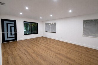 6849 SW 12th St in Pembroke Pines, FL - Building Photo - Building Photo