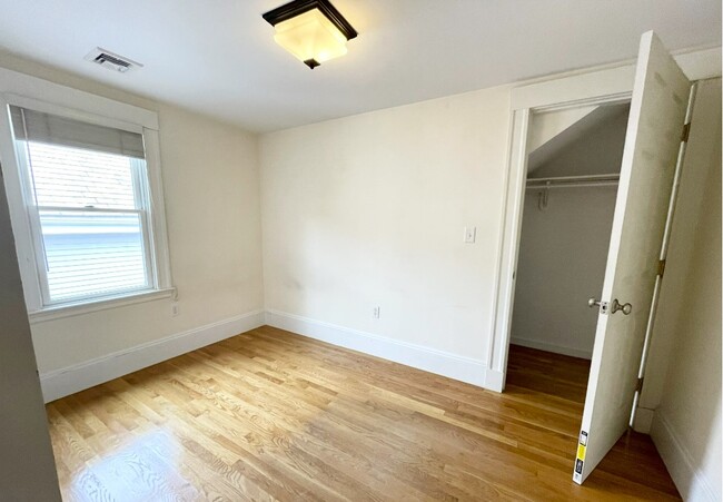 17 Sunset St, Unit 3 in Boston, MA - Building Photo - Building Photo