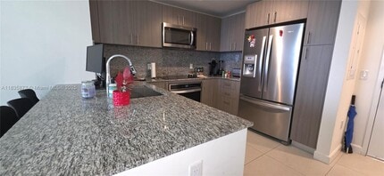 5350 NW 84th Ave in Doral, FL - Foto de edificio - Building Photo