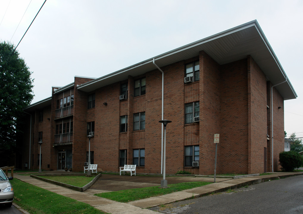 1225 Myers Ave in Dunbar, WV - Building Photo