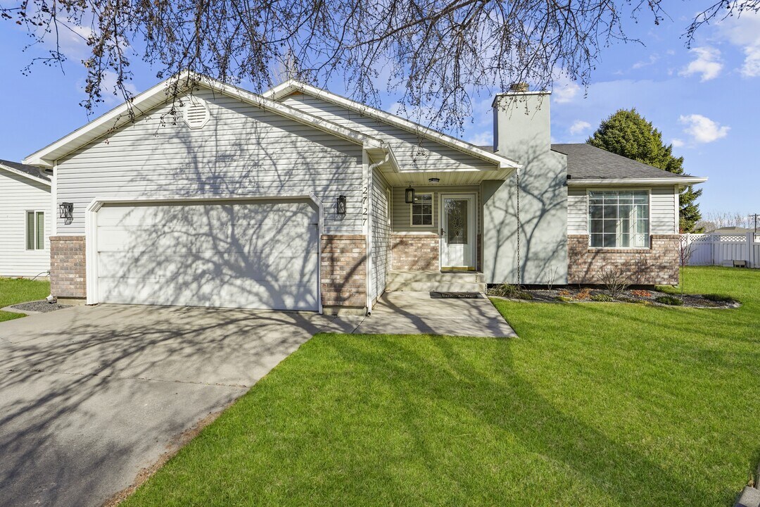 2727 Southview Cir in Burley, ID - Building Photo