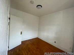 4 Adella Pl, Unit 1 in Boston, MA - Building Photo - Building Photo