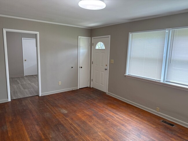 1413 E Pacific St in Springfield, MO - Building Photo - Building Photo