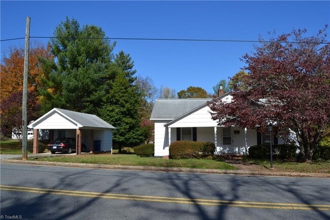 property at 601 W Washington St
