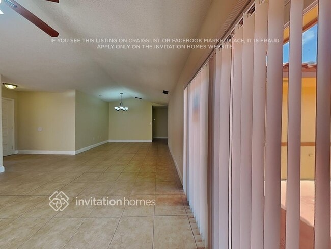 11313 SW 74th St in Miami, FL - Building Photo - Building Photo