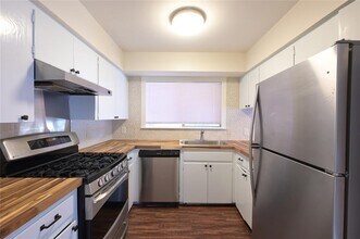 2303 Western Trails Blvd in Austin, TX - Building Photo - Building Photo