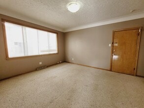 10976 124 St in Edmonton, AB - Building Photo - Building Photo