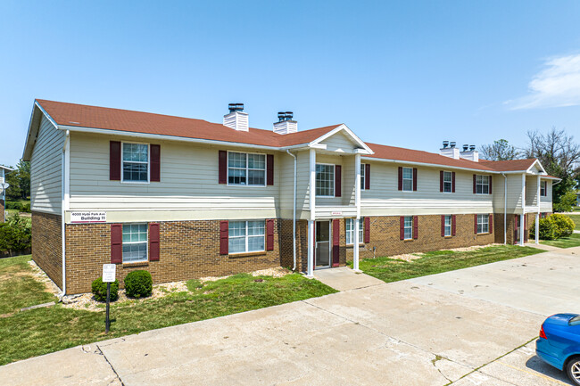 Hyde Park Townhomes & Apartments in Columbia, MO - Building Photo - Building Photo