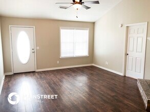 221 Brittany Dr in La Vergne, TN - Building Photo - Building Photo