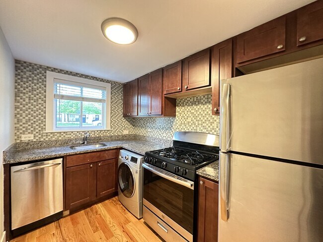 432 Elm Pl, Unit 211 in Highland Park, IL - Building Photo - Building Photo