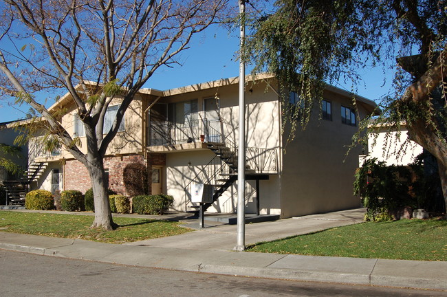 2355 Sutter Ave in Santa Clara, CA - Building Photo - Building Photo