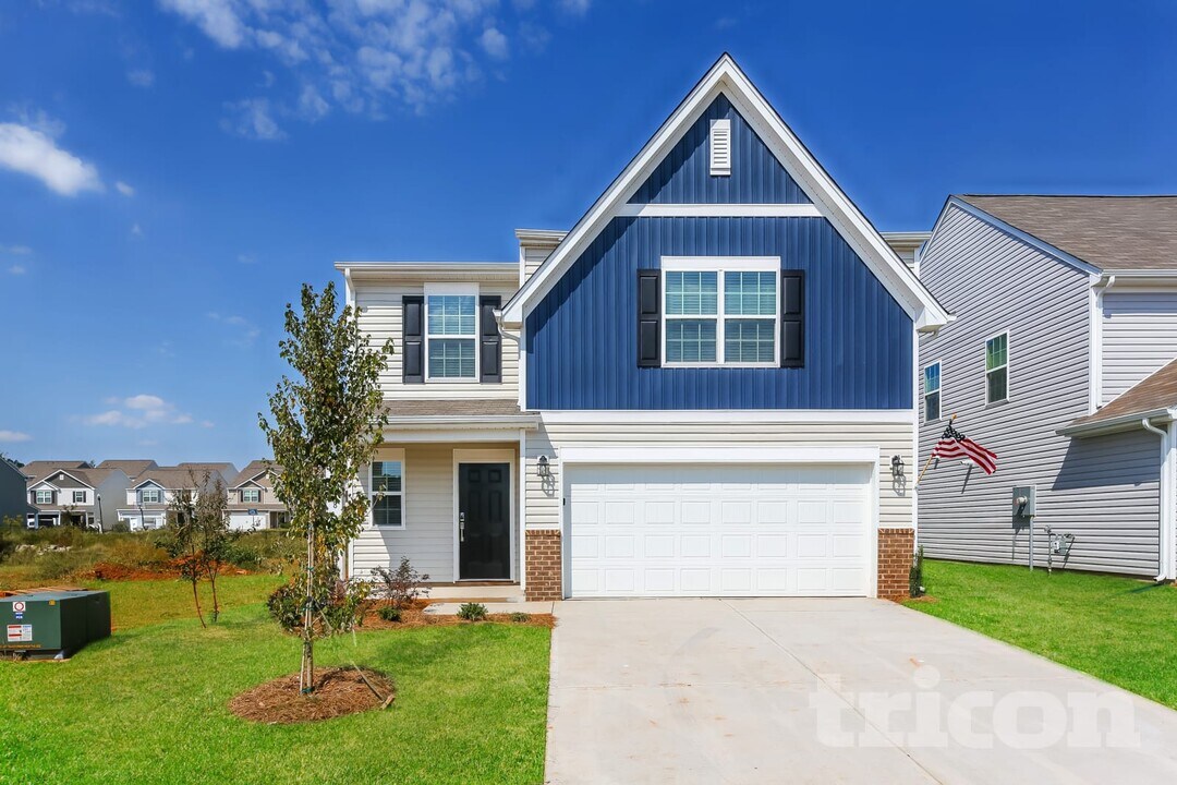 1438 Cattleman Acrs Dr in Inman, SC - Foto de edificio