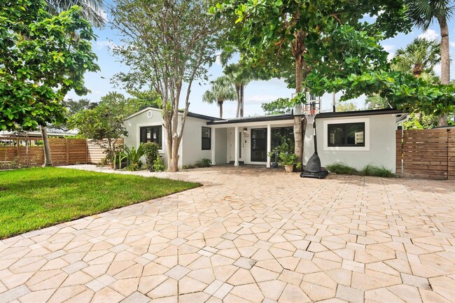 property at 1413 SW 17th St