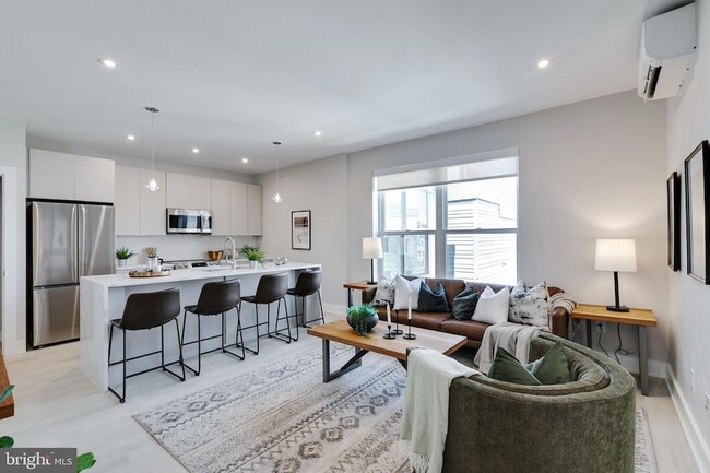 1533 Ridge Ave, Unit 203 in Philadelphia, PA - Building Photo - Building Photo