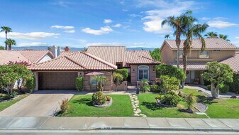 44310 Villeta Dr in La Quinta, CA - Building Photo
