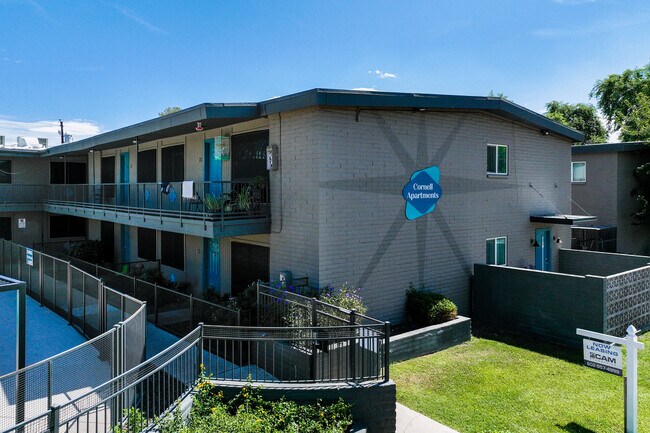 Cornell Apartments in Phoenix, AZ - Foto de edificio - Building Photo