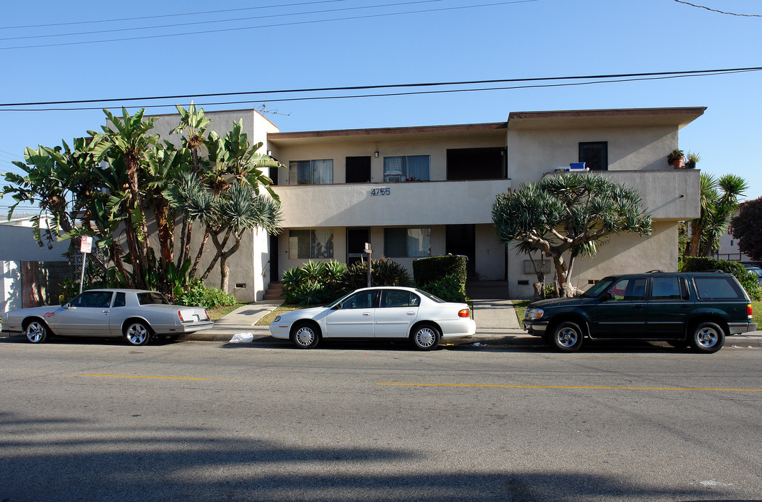 4755 W Broadway in Hawthorne, CA - Building Photo