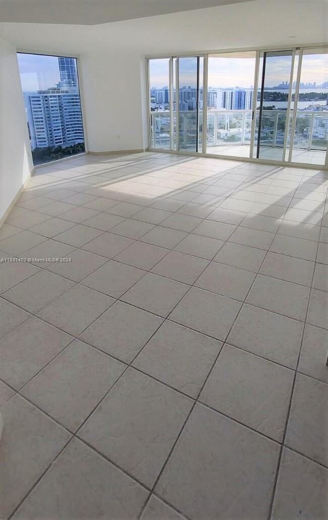 7330 Ocean Ter, Unit 21-C in Miami Beach, FL - Building Photo - Building Photo