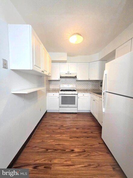 9771 Hilspach St, Unit B in Philadelphia, PA - Foto de edificio