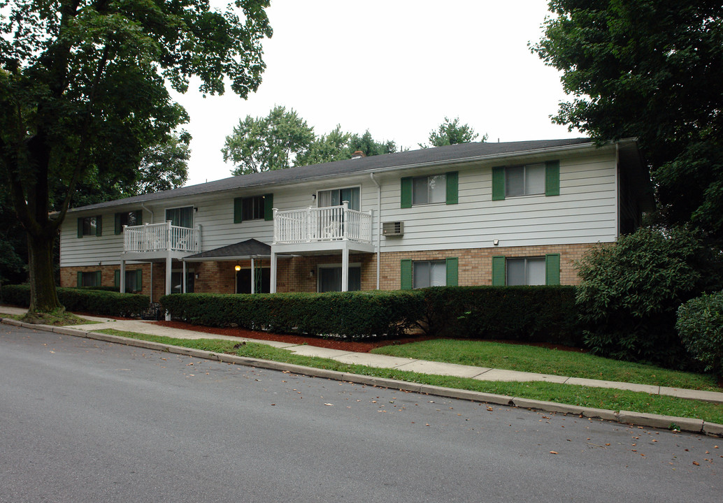 2133 W Walnut St in Allentown, PA - Building Photo