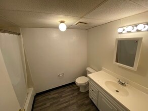 1143 1st St NW, Unit 105 in Rochester, MN - Foto de edificio - Building Photo