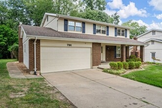 791 Foxwick Dr in Ballwin, MO - Building Photo - Building Photo