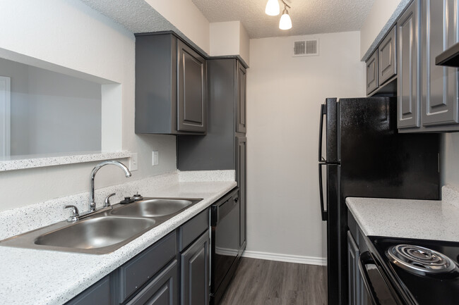The Retreat @ 3737 in Dallas, TX - Foto de edificio - Interior Photo