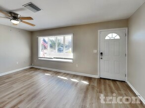 1439 Leafwood Ct in Tarpon Springs, FL - Building Photo - Building Photo