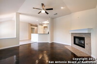 20807 Las Lomas Blvd in San Antonio, TX - Foto de edificio - Building Photo