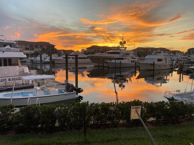 1301 Seafarer Cir in Jupiter, FL - Building Photo - Building Photo