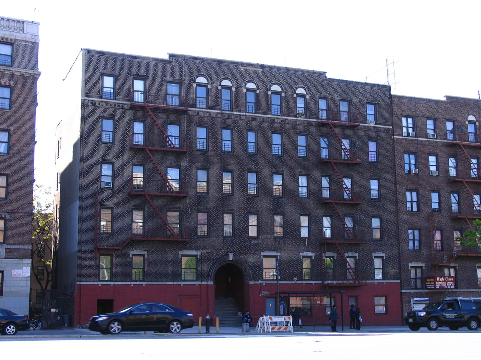 1410 Grand Concourse in Bronx, NY - Foto de edificio