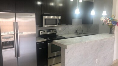 4174 NW 79th Ave in Doral, FL - Building Photo - Building Photo