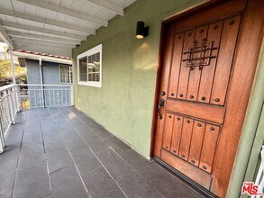 1200 Laveta Terrace in Los Angeles, CA - Foto de edificio - Building Photo