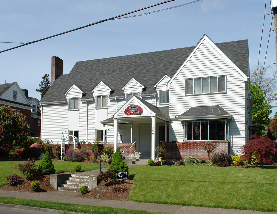 House of Charis in Corvallis, OR - Foto de edificio