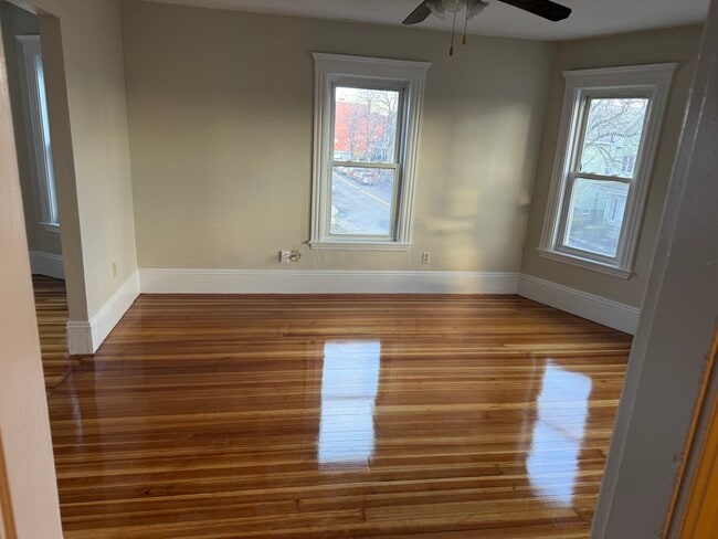 592 Salem St, Unit 592SalemSt#2