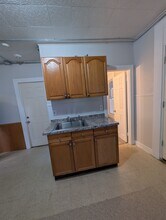 224 Lyman St, Unit 3R in Holyoke, MA - Foto de edificio - Building Photo