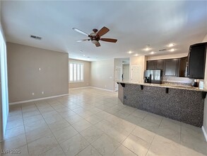 1306 Tempo St in Henderson, NV - Foto de edificio - Building Photo