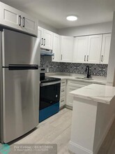 1017 N Victoria Park Rd in Fort Lauderdale, FL - Building Photo - Building Photo