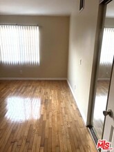 7321 Ventura Canyon Ave in Los Angeles, CA - Building Photo - Building Photo