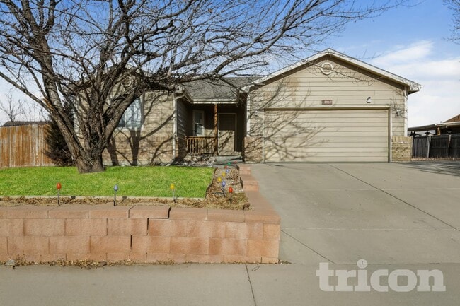 property at 2507 Park View Dr