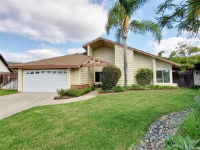 945 Begonia Ct in Carlsbad, CA - Building Photo - Building Photo
