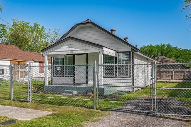4045 Lucille St in Houston, TX - Foto de edificio - Building Photo