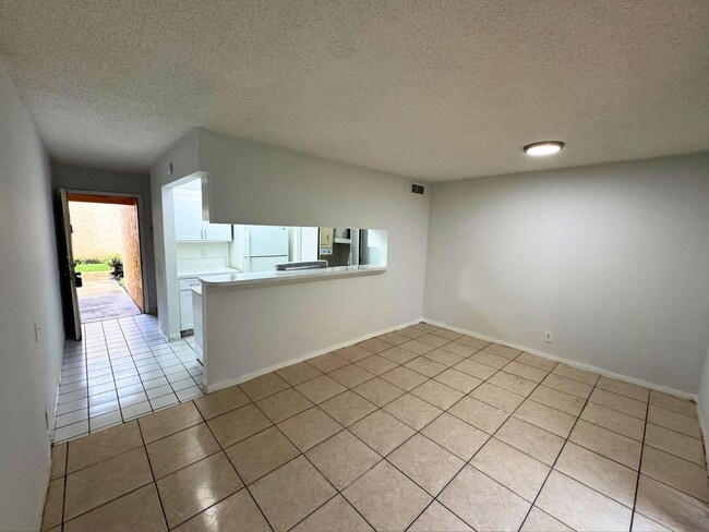 4425 Treehouse Ln in Tamarac, FL - Building Photo - Building Photo