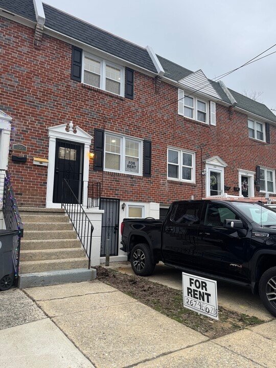 333 Mary St in Downingtown, PA - Foto de edificio