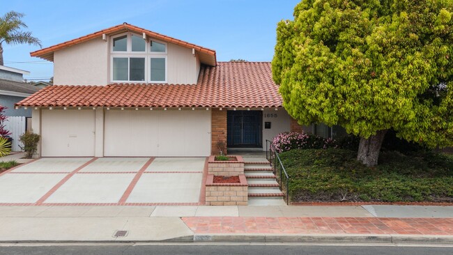 property at 1655 Catalina Ave