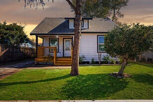 2329 Lidstone St in Houston, TX - Building Photo