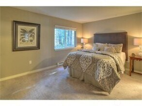 25025 SE Klahanie Blvd in Issaquah, WA - Building Photo - Building Photo