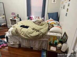 1595 Beacon St, Unit 4 in Brookline, MA - Foto de edificio - Building Photo