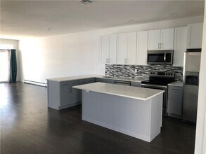 262 Tamerisk Ln in New Windsor, NY - Building Photo - Building Photo