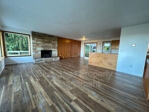 421 Reservoir Rd in Sequim, WA - Building Photo - Building Photo